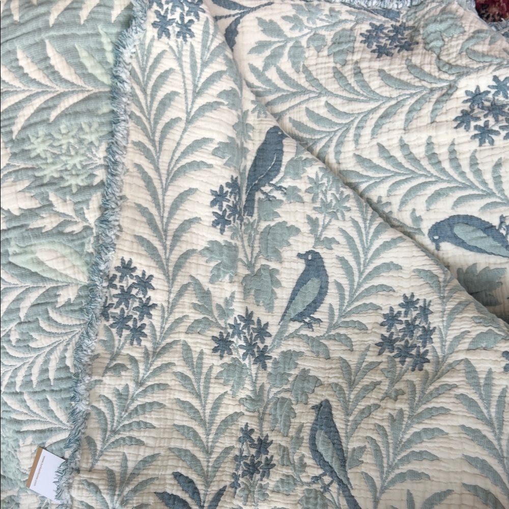 Quilted 100% Organic Cotton Bedspread KING Luxury Birds in Spring New With Tags - Picture 10 of 15